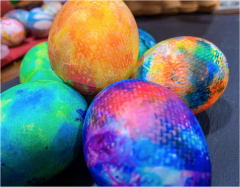 Try these unique ways to dye Easter eggs